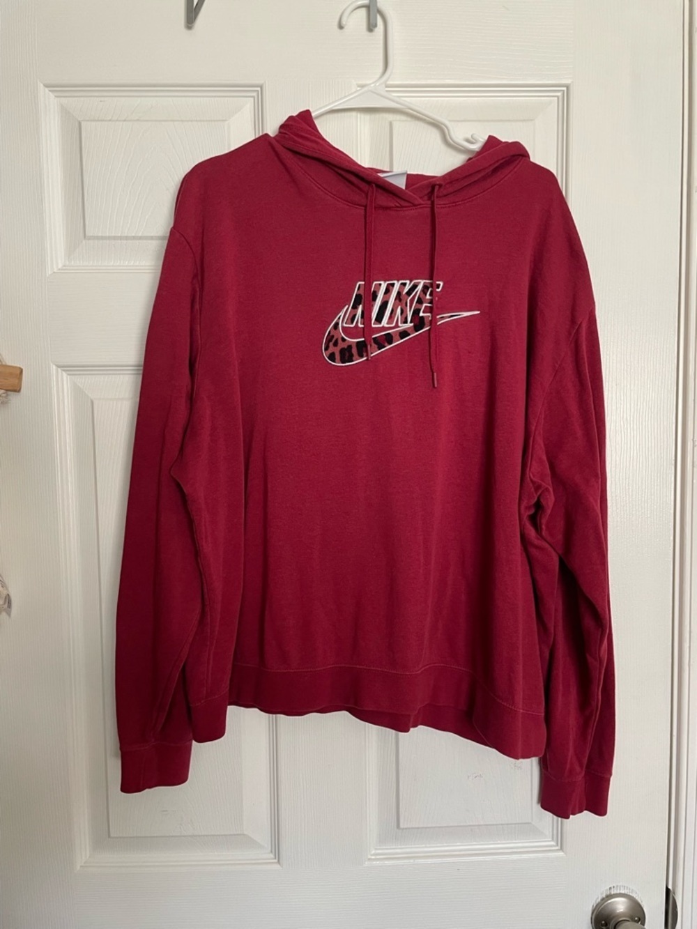 Nike Women's Burgundy Leopard Logo Hoodie Sweatshirt Size XL